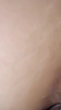 Rookie lingeriemodel dacht dat ik haar niet wilde belasten voor de fotosessie, ze laadde me met haar maagdelijke en strakke anus