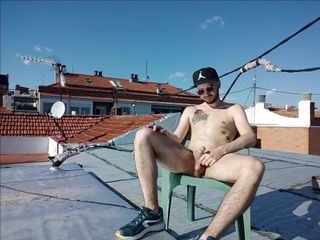 Xisco Freeman: Masturbandosi sul mio tetto