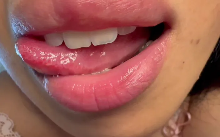 Asmr_mouth: Come on Top of Me and Smell My Breath
