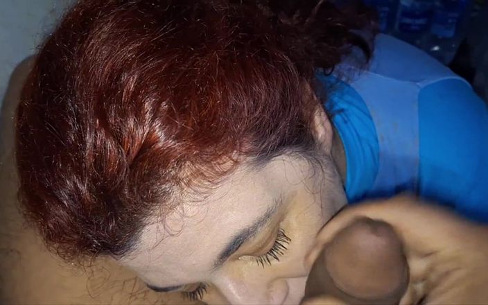 Agnes Swallow: Děvka mi kouří ve skladišti před odchodem z práce