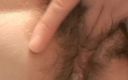 Mommy big hairy pussy: 熟女肛門プッシープレイクローズアップ