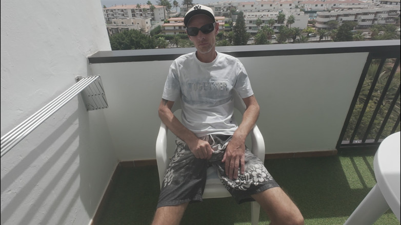 SkinnyWithAHugeDick: A Stranger at a Nudist Resort Sucked My 9 Inch Fat...