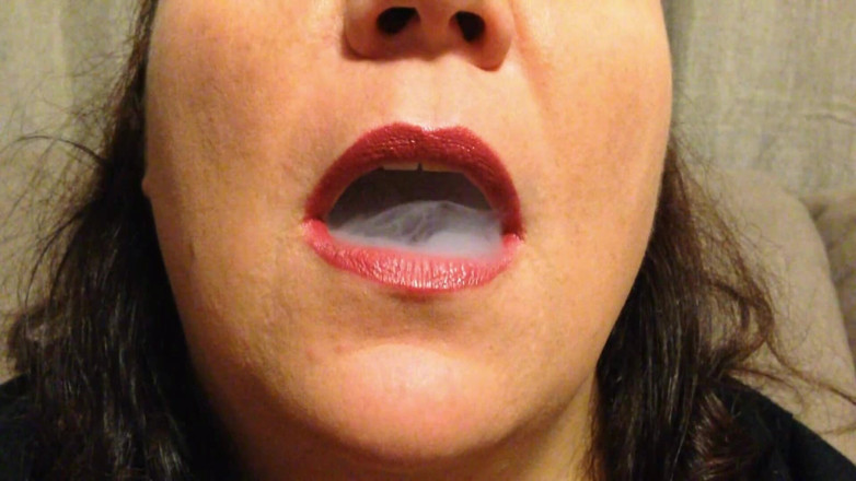 Lily Lipstixxx: Catching you in my smokey seduction!