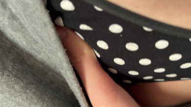 Mia Foster: Hermanastro se corre en mis bragas sucias y me las...