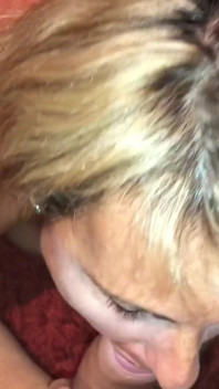 Before going to bed it takes a good blowjob