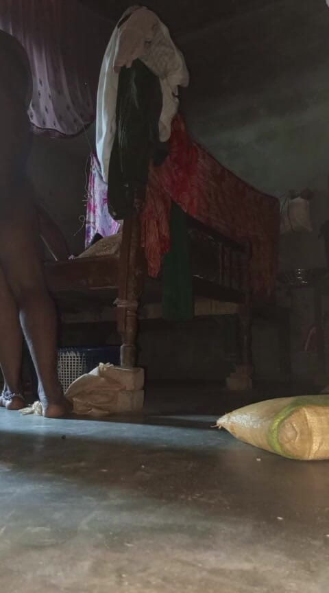 Auntixxx69: Decorei minha buceta e meu cu com henna e depois...