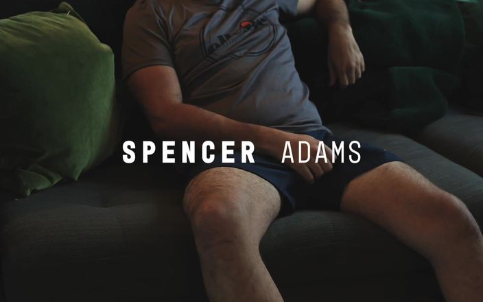 Spencer Adams: Orso inglese si masturba sul divano schizzo carico su ellesse...