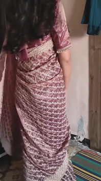 Shivani Masturbasi untuk pertama kalinya.