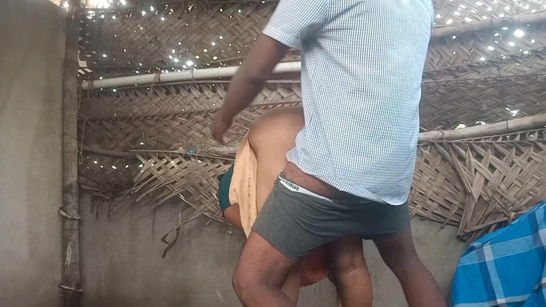 Priyanka314: Tamilská manželka s Hasband Outoor Sex