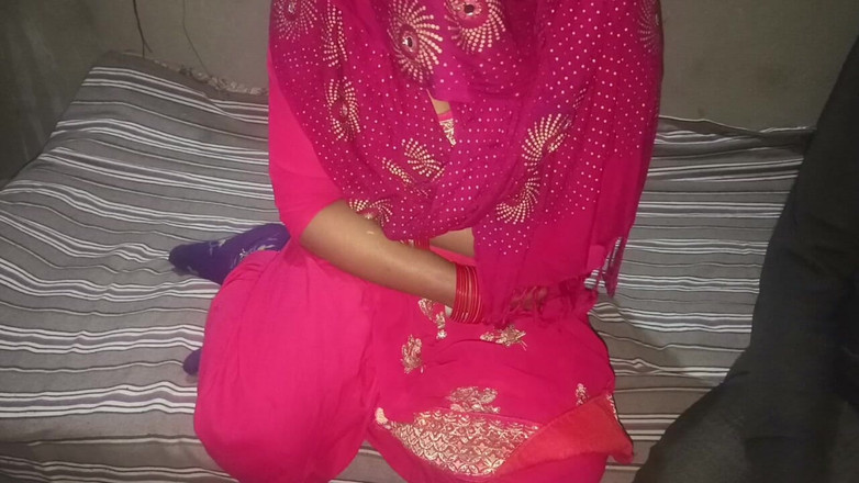 Savita5343: Adik tiri comel yang berpantat besar menangkap abang melancap dan...