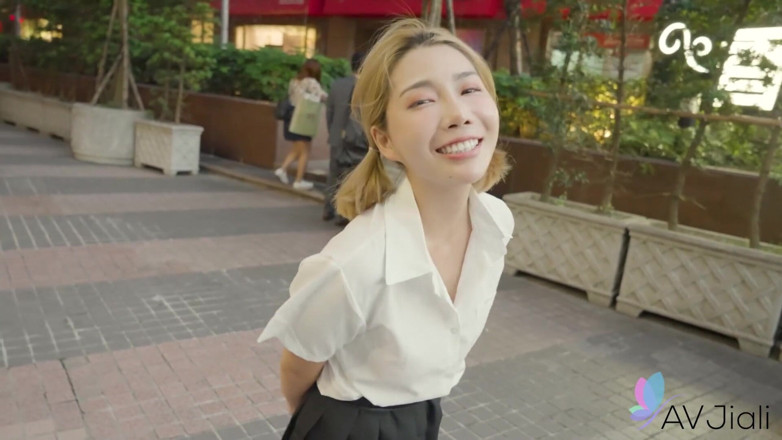 AV Jiali: Slutty Schoolgirl Stacy Chooses Bad-boy Over Nerd