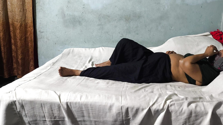 SAFI-SEXY: Hintli ateşli kadın yakışıklı devar ile gizli seks yapıyor! Kocası...