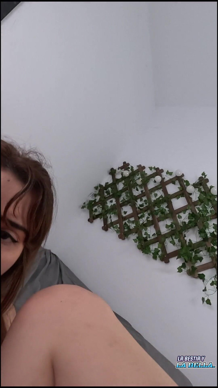 Labestiaylabella: Faccio sesso bollente con una bella colombiana di 18 anni! Dilettante.