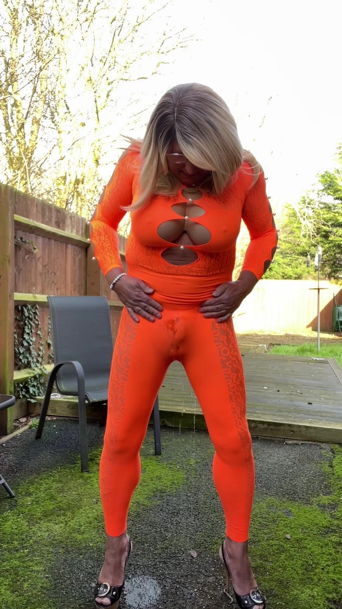 Kellycd2022: Amateur Crossdresser Kellycd2022 Seksowna MILF sika w my body
