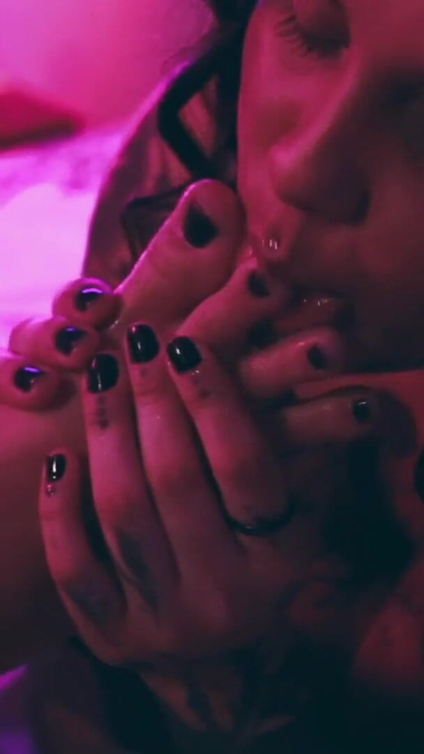 Bound Feet for the Pleasure of These Naughty Girls (Evol Feet) Bound Feet for the Pleasure of These Naughty Girls (Evol Feet)