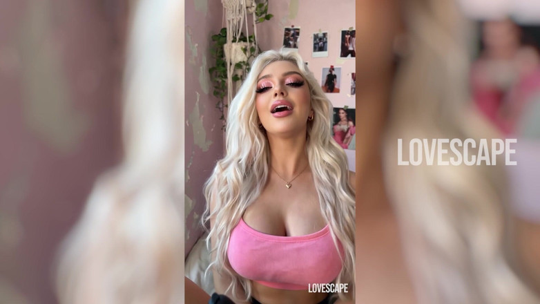 Lovescape: Bimbo babe monta novio en dormitorio (ai)