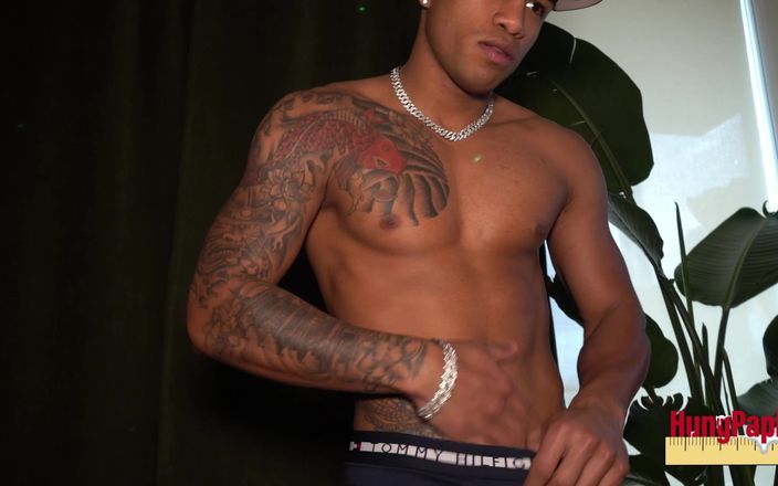 Hung Papi: Zwaargeschapen Papi Rauw solo dekhengst pronkt met grote pik