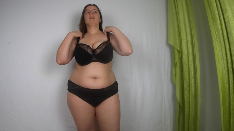 Lena Rose: Boob show