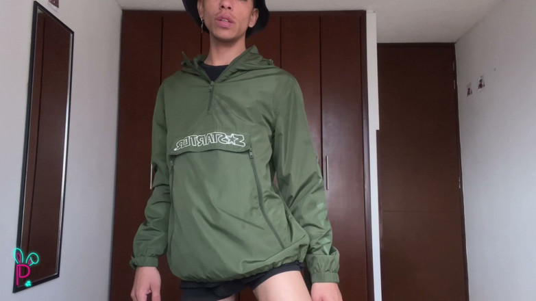 Isak pervert: Colombian Vergon Gets Naked in His Room and Dances Very...