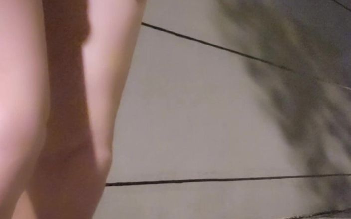 Taiwancdgirl: Sex anal în aer liber cu vibrator imens, spermă pe chiloți și...