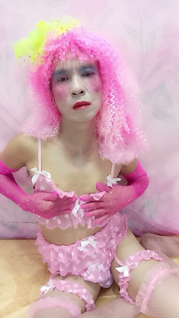 nguyen dang thien tri: Oanh Le Transgender Wearing Sexy Lingerie Playing Synthesis