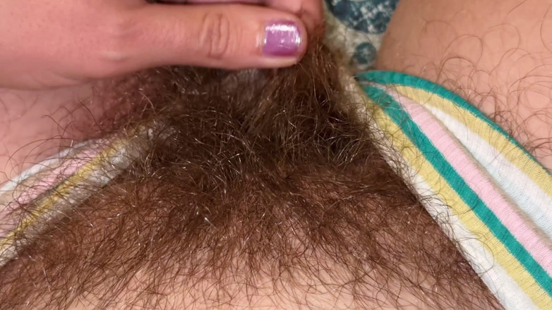 Cuteblonde666: Super tlustá a dlouhá plussy chlupatá detailní