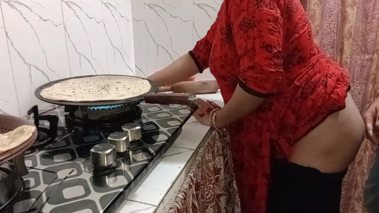 QueenbeautyQB: Indiana madrasta em vídeo de sexo na cozinha