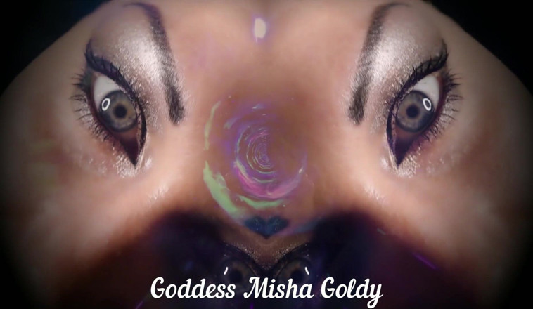 Goddess Misha Goldy: Я твоя нова красива залежність! Кінчай на мою команду і стань моєю!