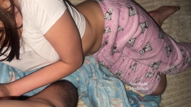 MeylinBoli: Vidéo Complète La Soirée Pyjama Avec Ma Demi-sœur Se Termine...