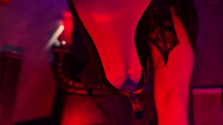 Renata Fox: La tua dea ha deciso di mostrare quanto splendidamente eiaculasse