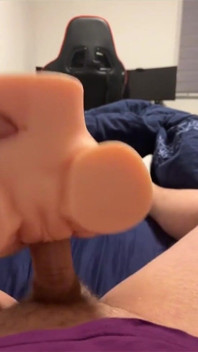 Poesje in mijn speelgoed beuken