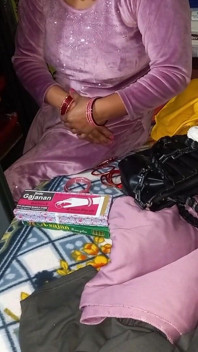 Panjabi bhabhi har bytt klänning.