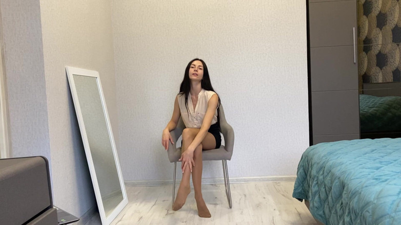 Princess Monica: Femdom uctívání nylonových nohou