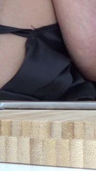Big Hanging Tits Cook Breakfast