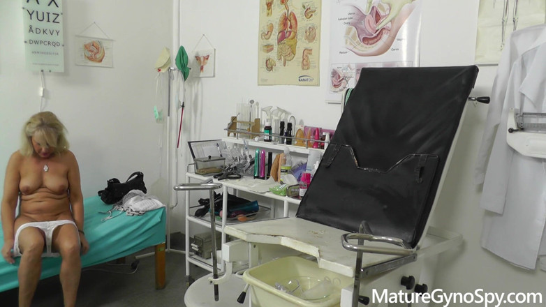 Mature Gyno Spy: Olgun jinekolog - seksi nine jinekolog tarafından muayene ediliyor