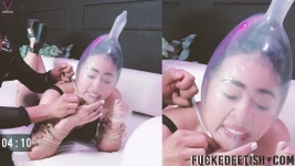 Condom Breath Yoga Cobra Moni Lee träning dumt ansikte