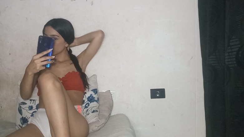 Gleydimar Hot: I Interrupt My Young Stepsister to Give Me a Big...