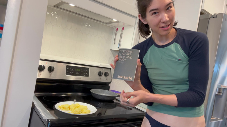 Ms_Emmy_Lynn: Gfe: Rühreier machen