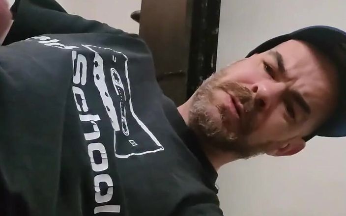 Januxshark: Un buen idiota y corrida en casa!