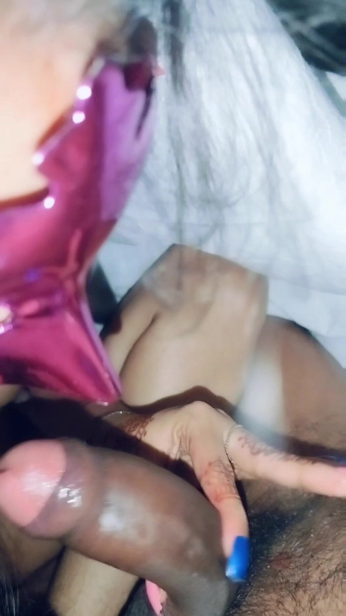 Sreemeg: Sora mea vitregă prietenă îmi