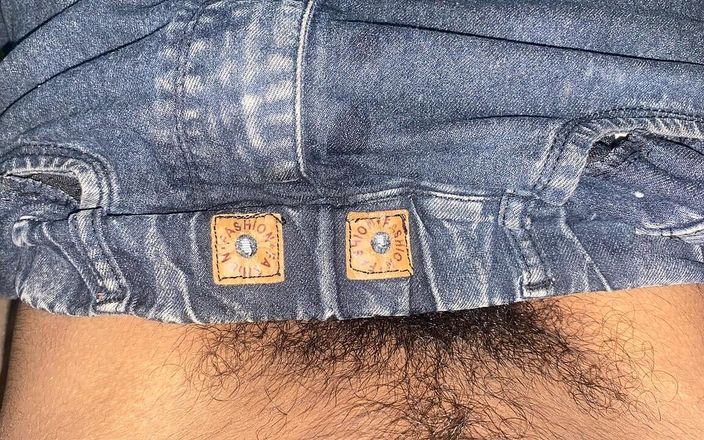 Desi teen girl: Cowok india lagi asik masturbasi memeknya yang super hot