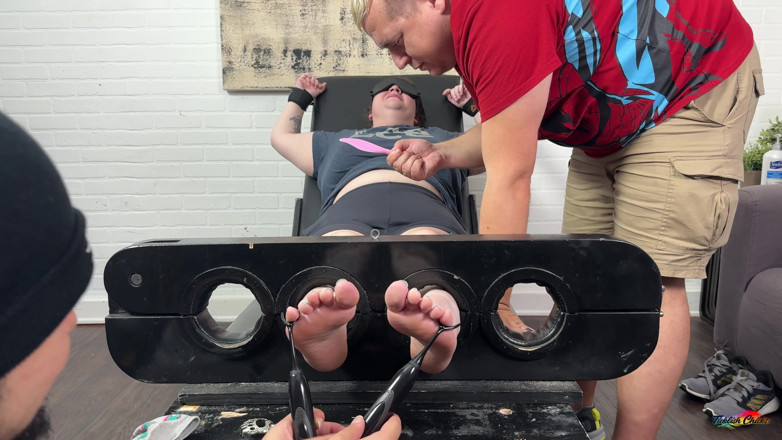 Ticklish Chicks: Tklnurse zlechtnutá část 2