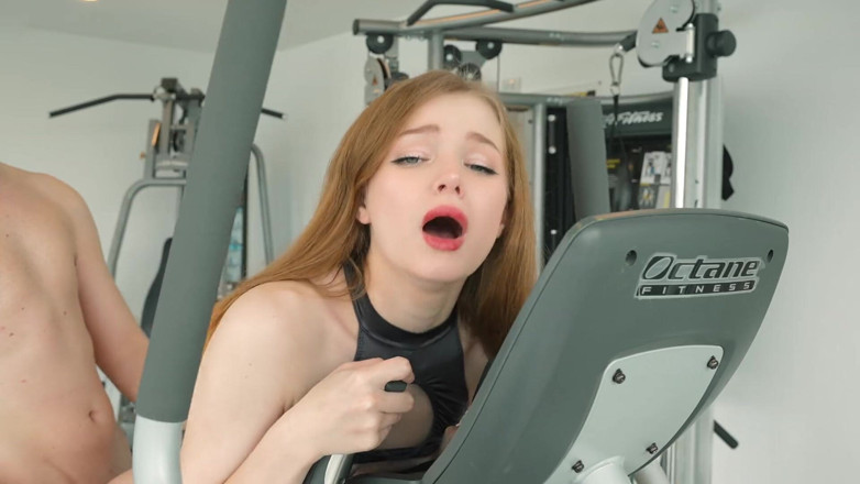 Diana Rider: Personal trainer Diana Rider toont de juiste techniek van sekstraining...