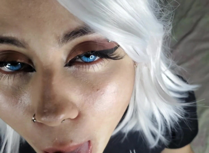 DherlyDoll: Ho invitato il vicino a casa mia e mi ha...