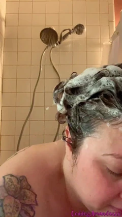 Curvy MILF in the Bath & Shower