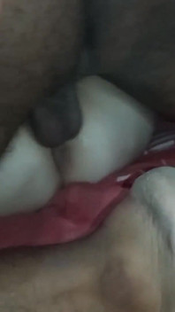 他像我是一个婊子一样操我