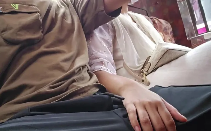 Hotfuck20: Indian Bus Fucking