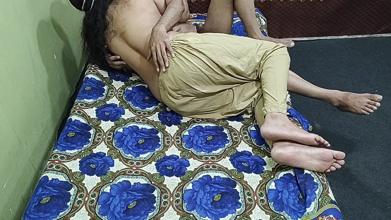 Gullnazkhan: Desi indiana matrigna