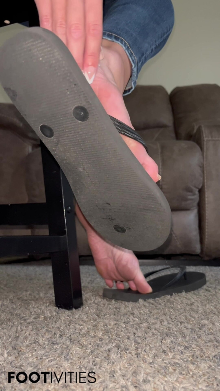 footivities: Flip flop olieachtige voeten pov door Klimop voeten