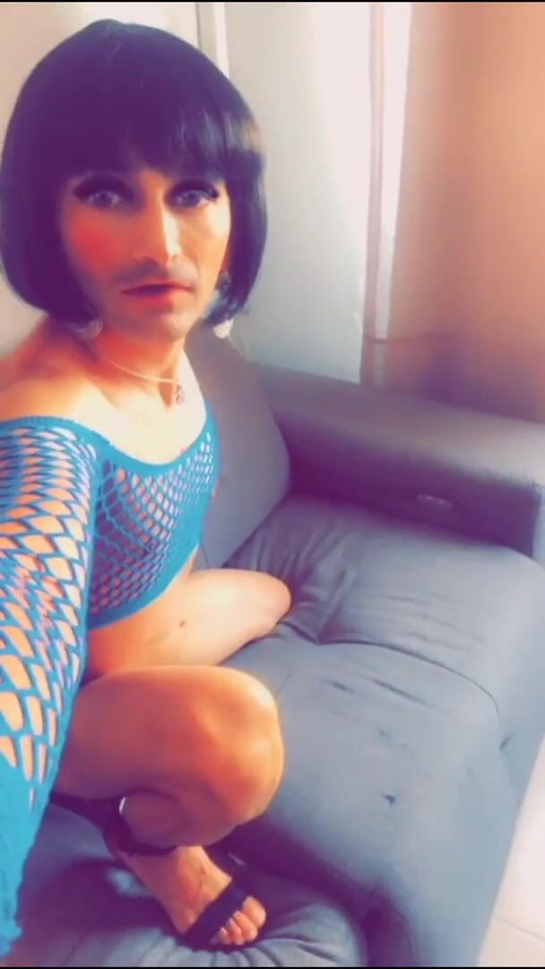 Sissy Slut Brianna: SAYA MEMANCUT MANI!
